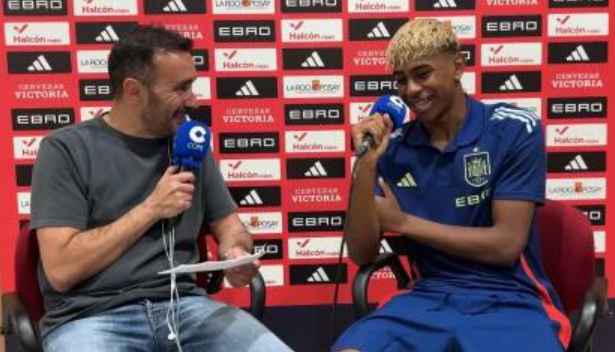 Từ chối Real, ủng hộ Hansi Flick: Tương lai Barcelona nằm ở Yamal