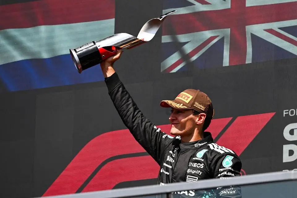 F1 Canada 2025: Russell Thắng Lợi Kịch Tính, Mercedes Kép Lên Bục, McLaren "Nội Bộ Đụng Độ"