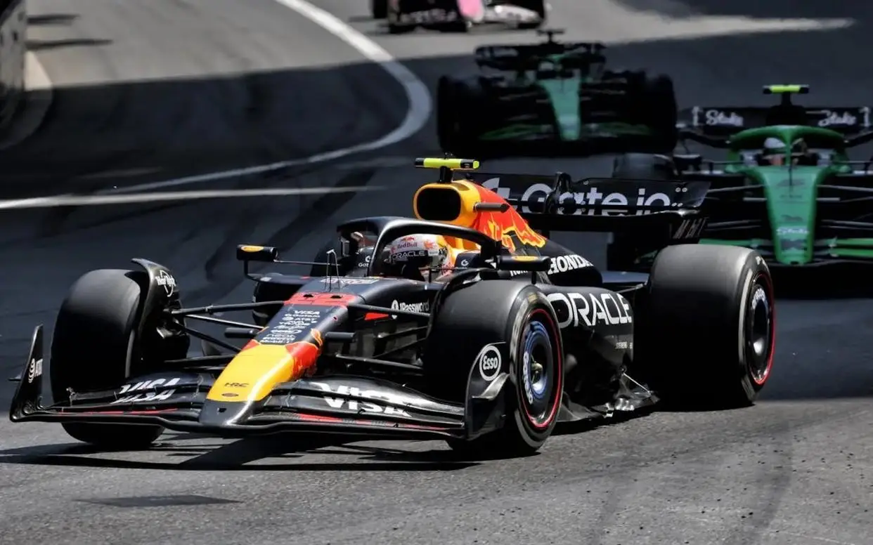 Yuki Tsunoda Khủng Hoảng: Marko Cảnh Báo, Verstappen Bảo Vệ
