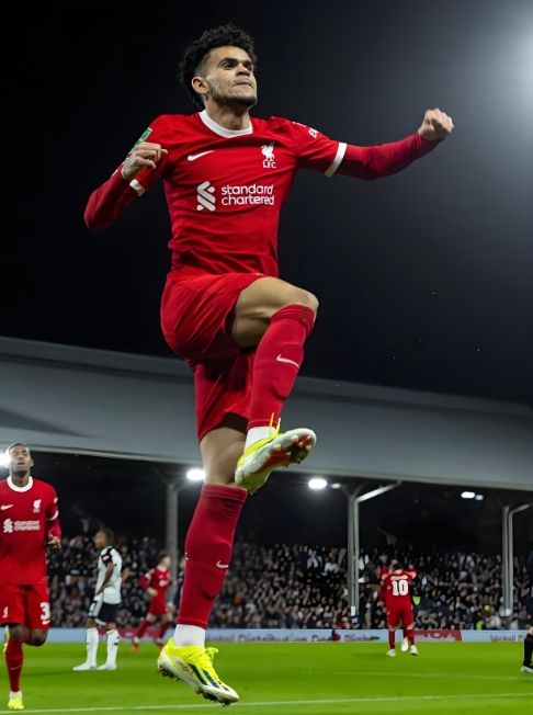 Liverpool khôn ngoan bán đỉnh, Bayern đặt cược lớn vào Luis Diaz