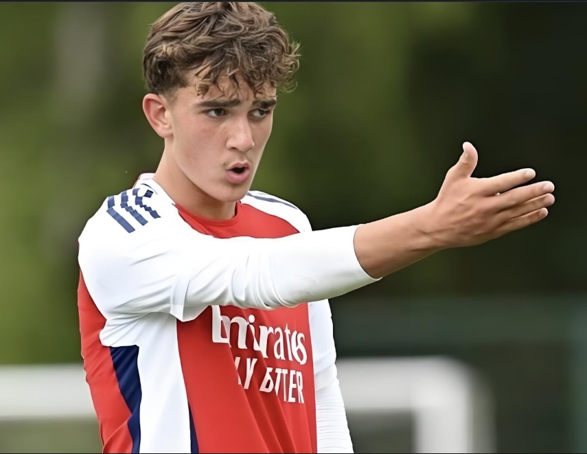 Arsenal tung tài năng 15 tuổi ra trận, Arteta phấn khích: "Quá xuất sắc!"