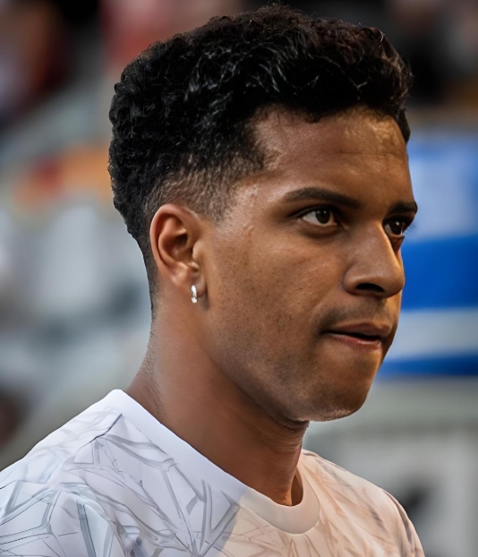 Rodrygo bị định giá 100 triệu nhưng không ai mua?