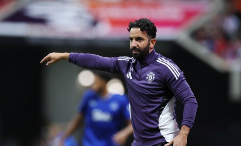 Amorim vẫn chưa xác định được bộ đôi tiền vệ cho mùa giải mới