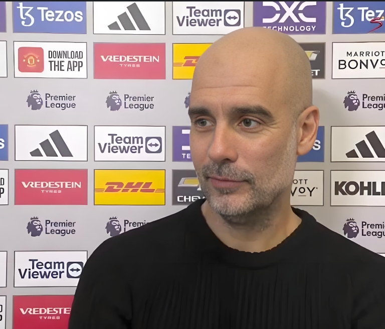 Guardiola tự trào: Tôi 11 bàn, Ronaldo 901 bàn!