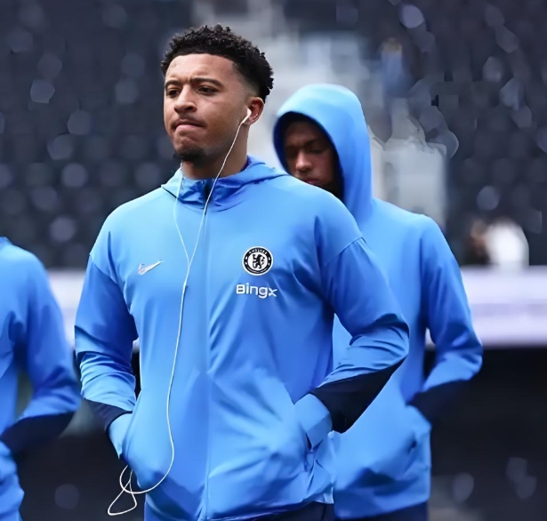 “Sân chơi tầm này?” Sancho từ chối Roma, tương lai bị đóng băng ở Man Utd