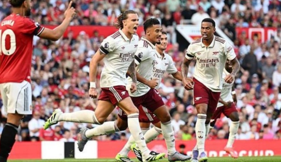 Arsenal hạ gục Old Trafford nhưng vẫn ẩn chứa nhiều nỗi lo!