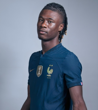 69 triệu bảng cho tiền vệ trụ cột? Man United nhắm tài năng Pháp Camavinga