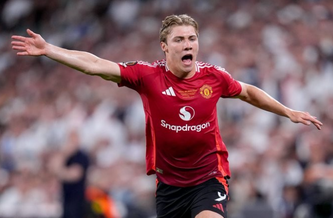 Moretto: Hojlund muốn có sự đảm bảo cho tương lai, hy vọng kèm điều khoản mua đứt