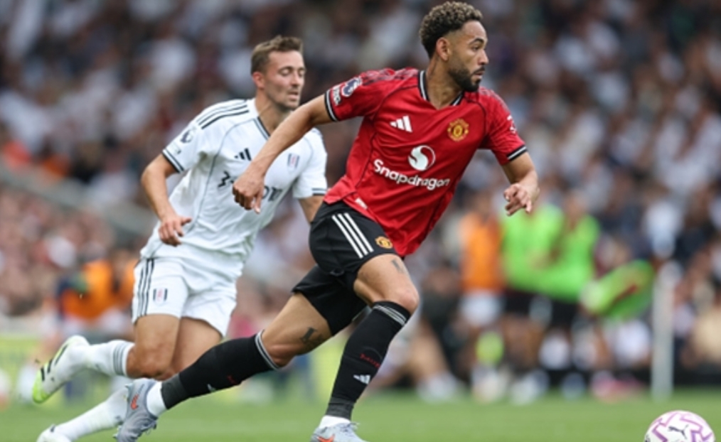 MU tiếp tục gây thất vọng! Bị Fulham cầm hòa 1-1, 4 vấn đề lộ rõ, tương lai sao trẻ Mainoo bấp bênh